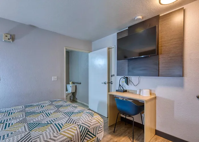 6-nogales, Az - Mariposa Road Hotel 2*