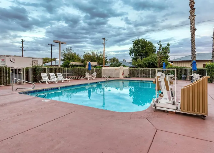6-nogales, Az - Mariposa Road Hotel 2*