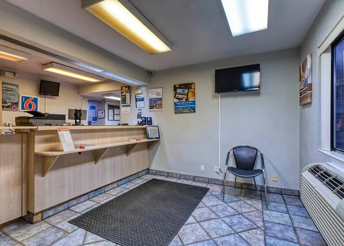 6-nogales, Az - Mariposa Road Hotel 2*