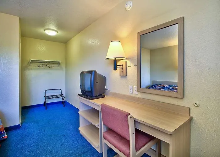 6-nogales, Az - Mariposa Road Hotel