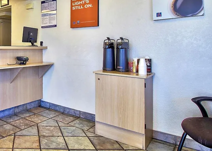 6-nogales, Az - Mariposa Road Hotel 2*