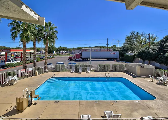6-nogales, Az - Mariposa Road Hotel